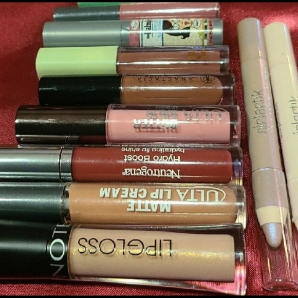 Lipstick and lip gloss
